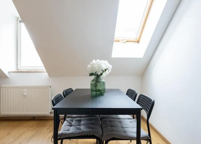 Апартаменти Farawayhomes #6 *